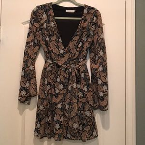 Floral print bell sleeve dress